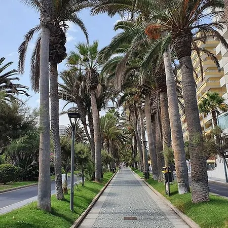 Apartamento Renovado, Frente A La Playa, Con Garaje