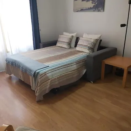 Apartamento Renovado, Frente A La Playa, Con Garaje Apartment