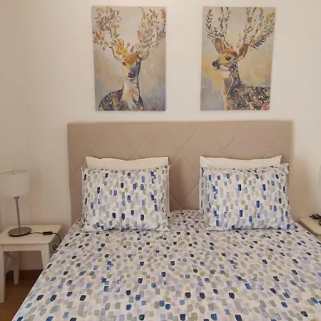 Apartamento Renovado, Frente A La Playa, Con Garaje